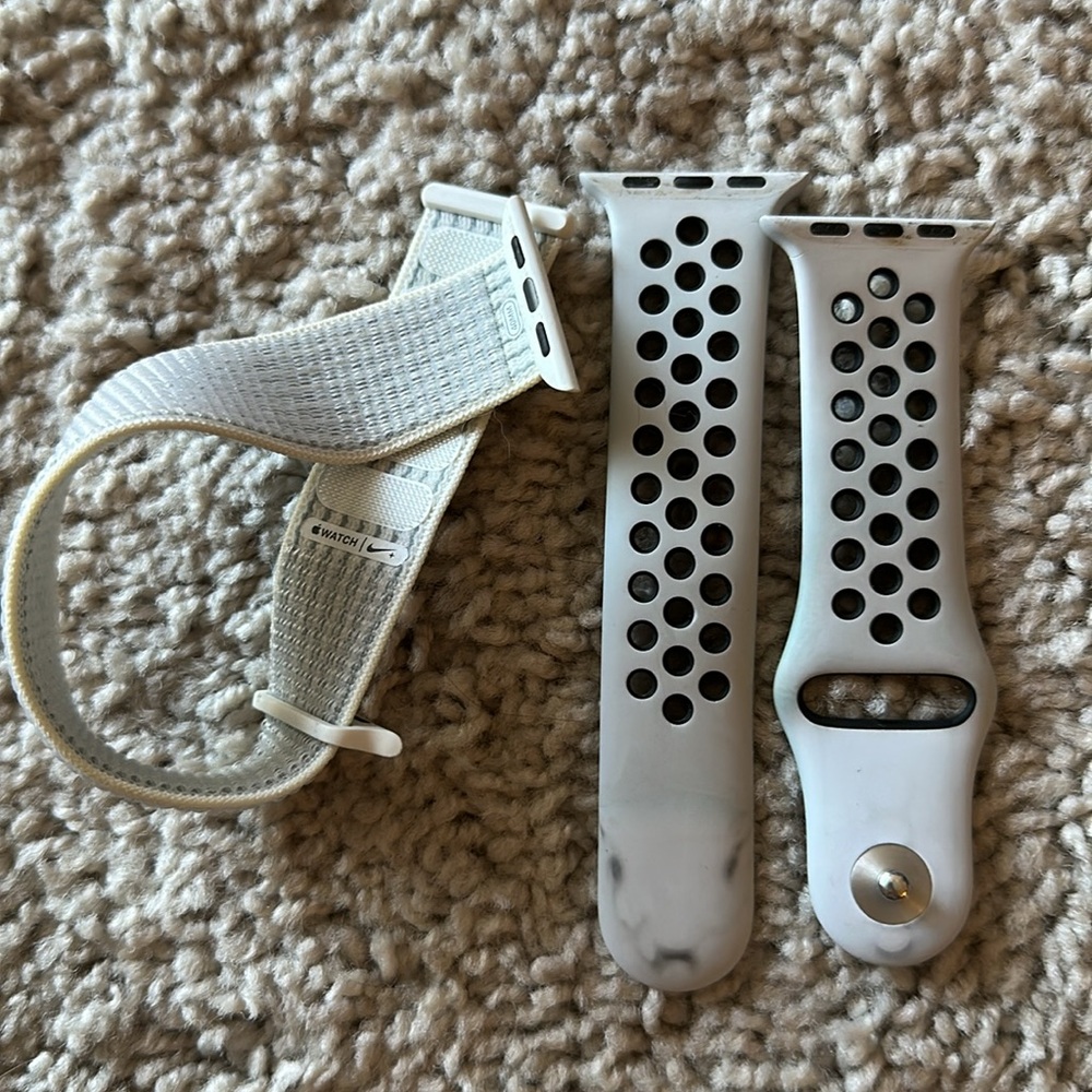 2 Apple Nike Watch bands